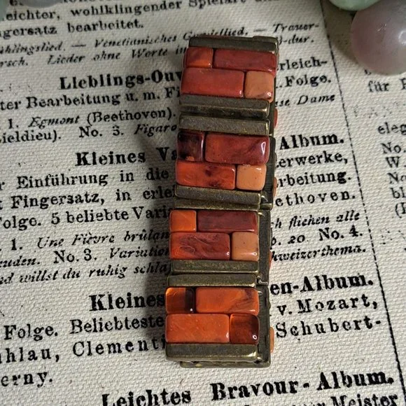 Vintage Carnelian and Jasper Strech Bracelet - Picture 3 of 6